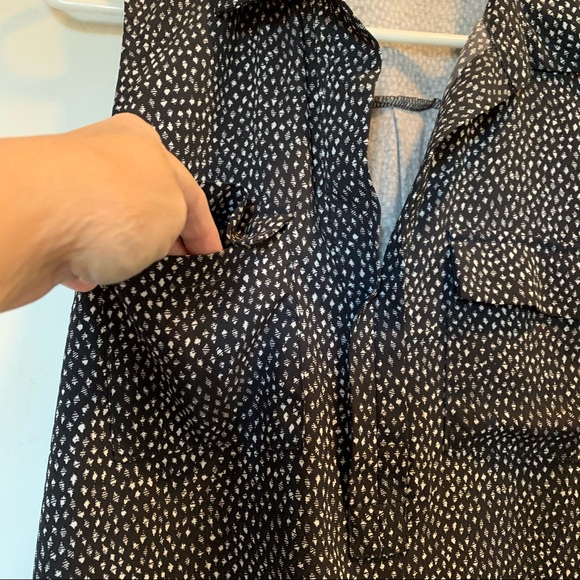 Loft Sleeveless Top with Collar * Med - Picture 3 of 9